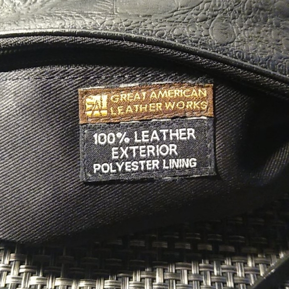 Leather works - Picture 4 of 4